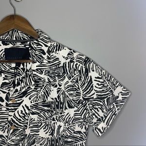 NWT Soulstar Palm Print Button-down Tee